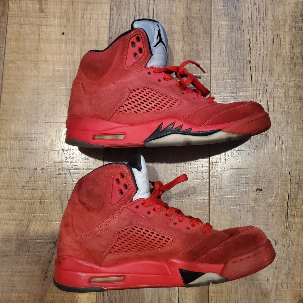 Jordan 5 Retro Red Suedo | Size 8 - Slightly Worn